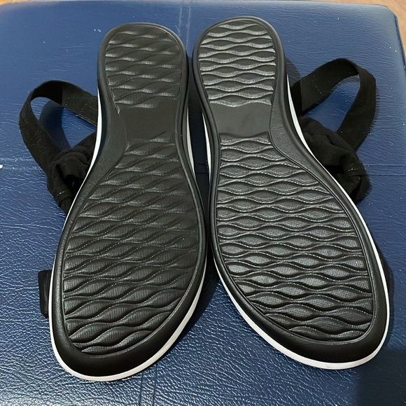 Woman’s sandals - Picture 4 of 4